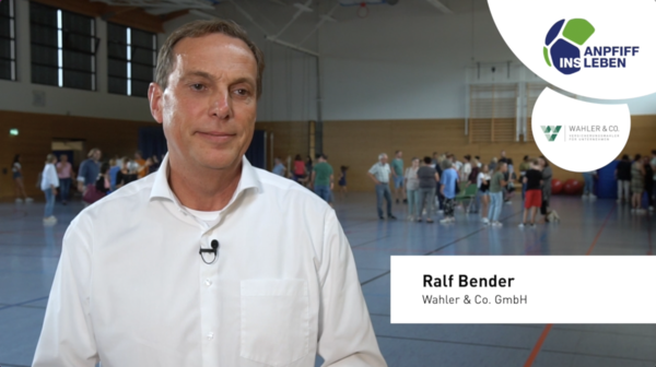 Ralf Bender über die Initiative Anpfiff ins Leben